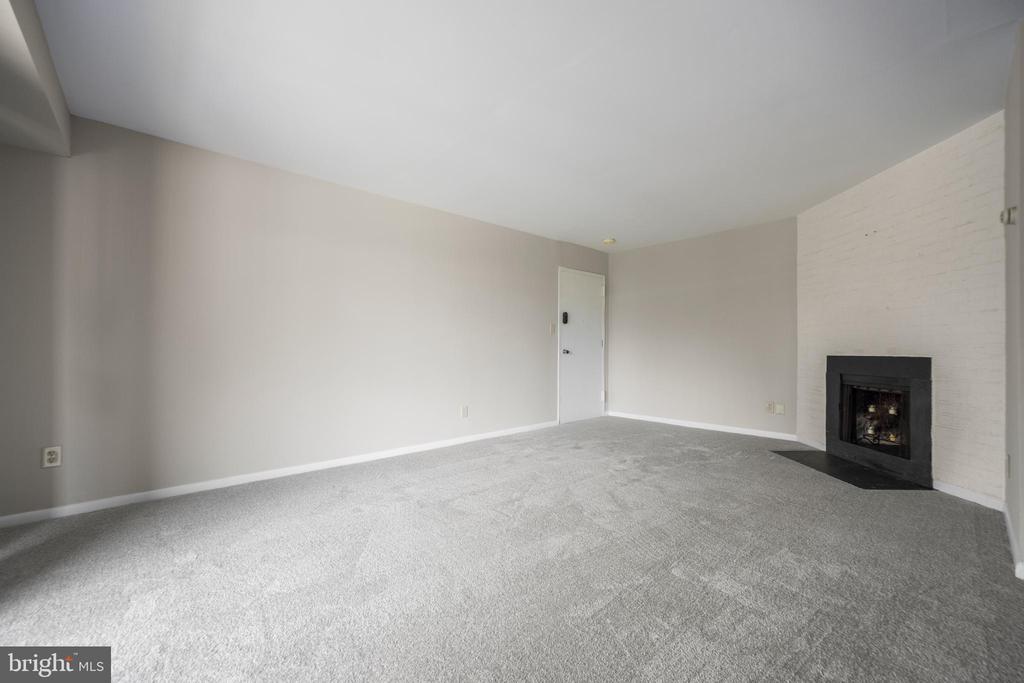 105 Fitz Ct #203