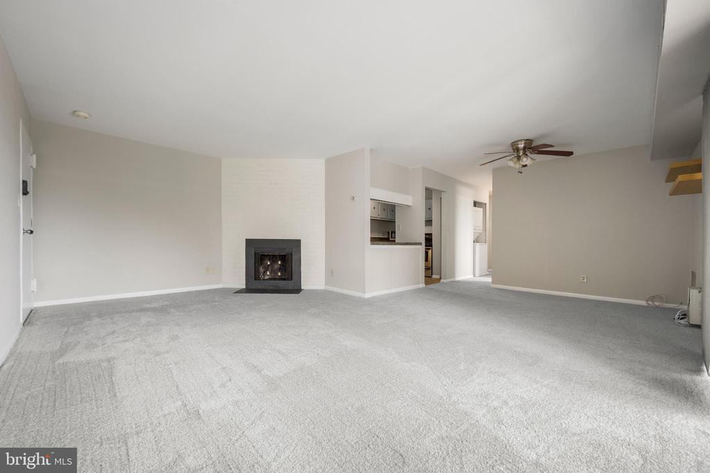 105 Fitz Ct #203