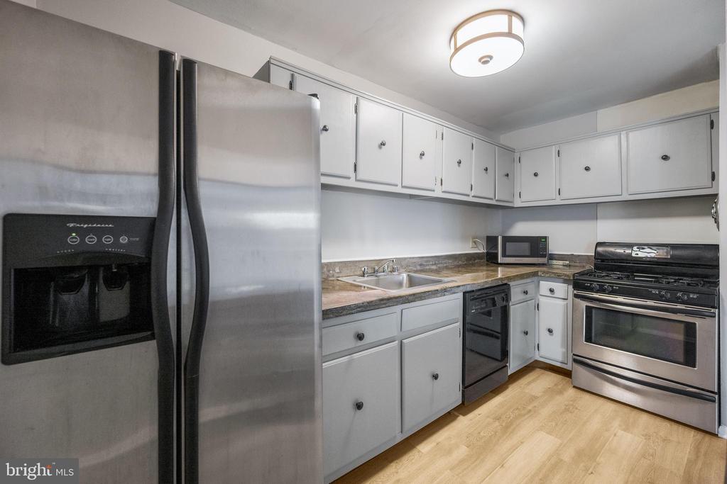 105 Fitz Ct #203