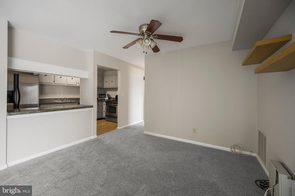 105 Fitz Ct #203
