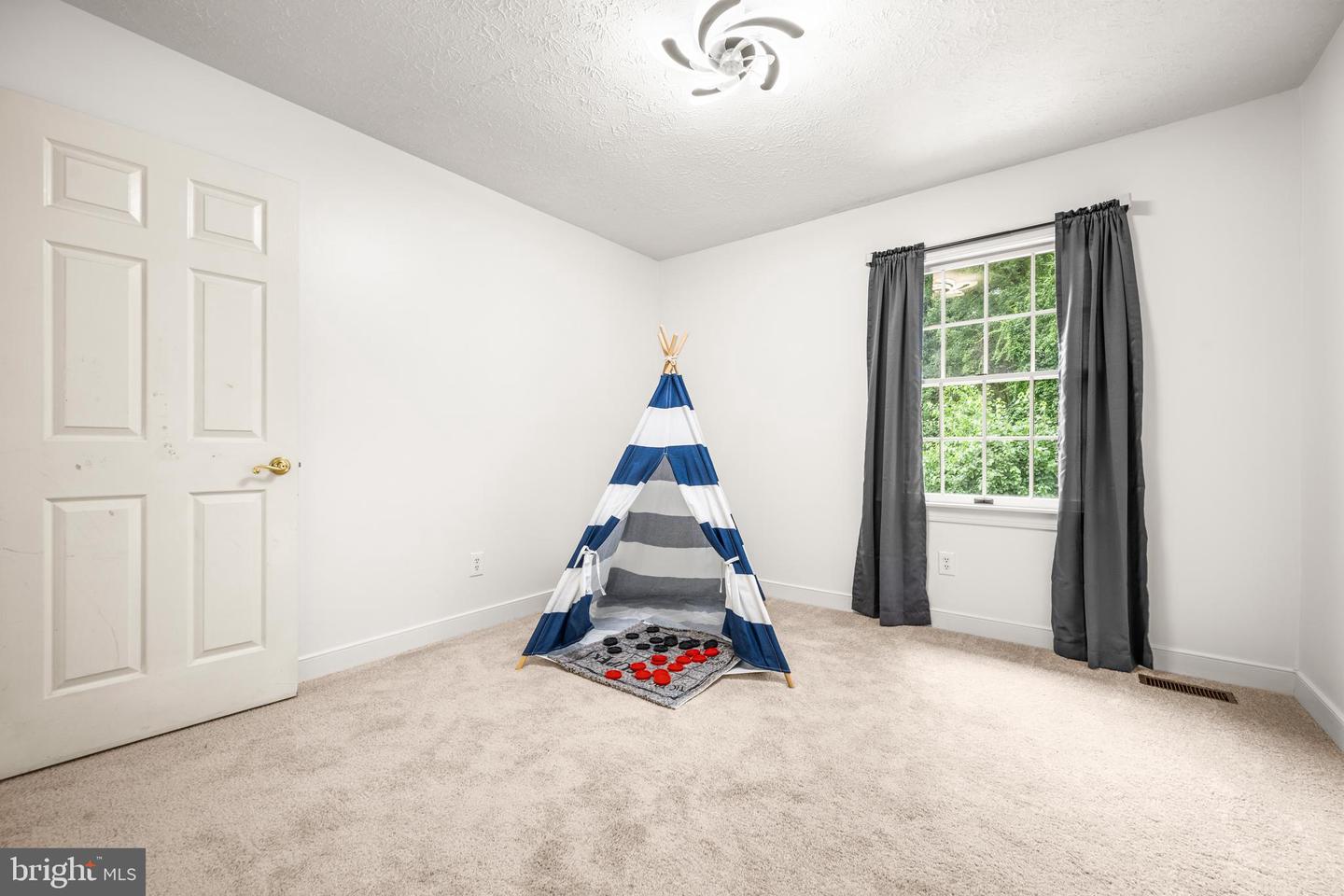 11901 Woodmews Cir