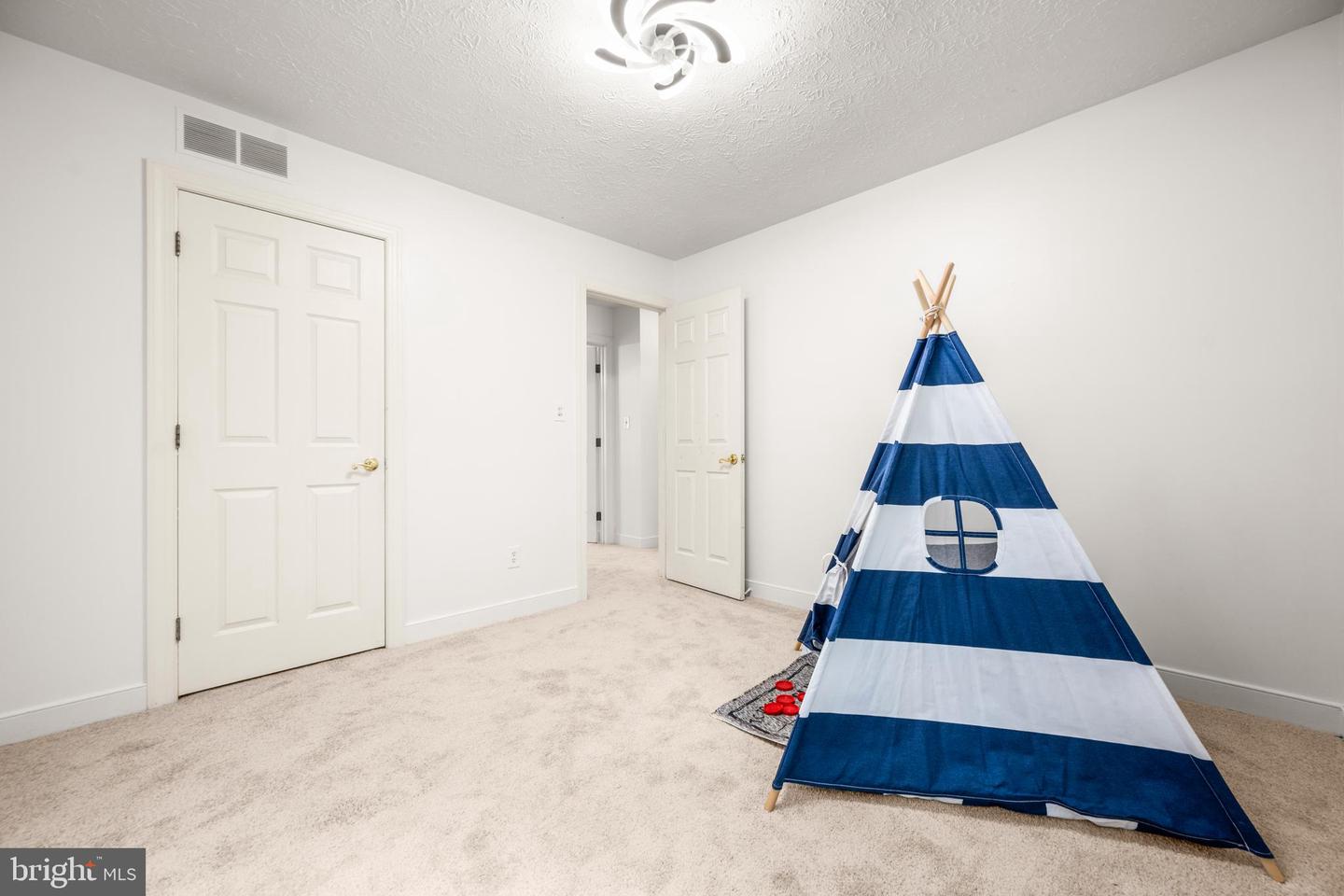 11901 Woodmews Cir