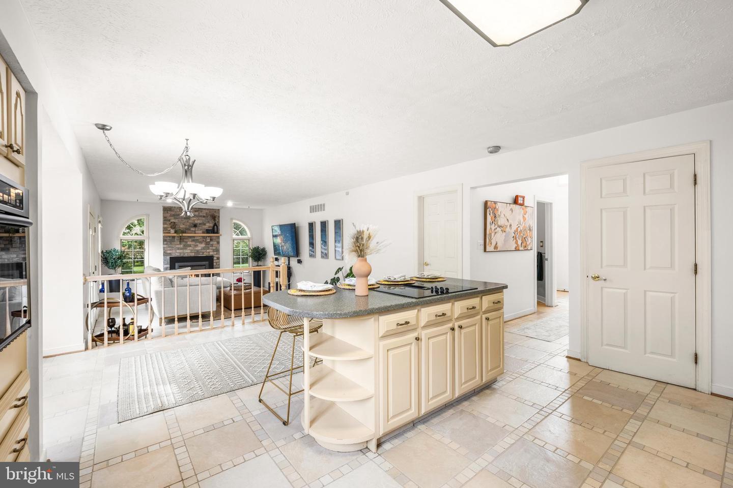 11901 Woodmews Cir