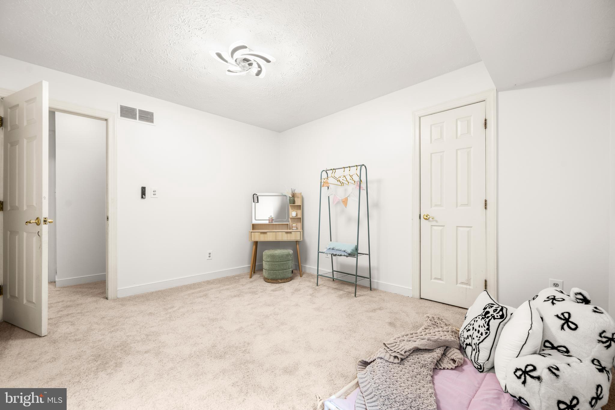 11901 Woodmews Cir