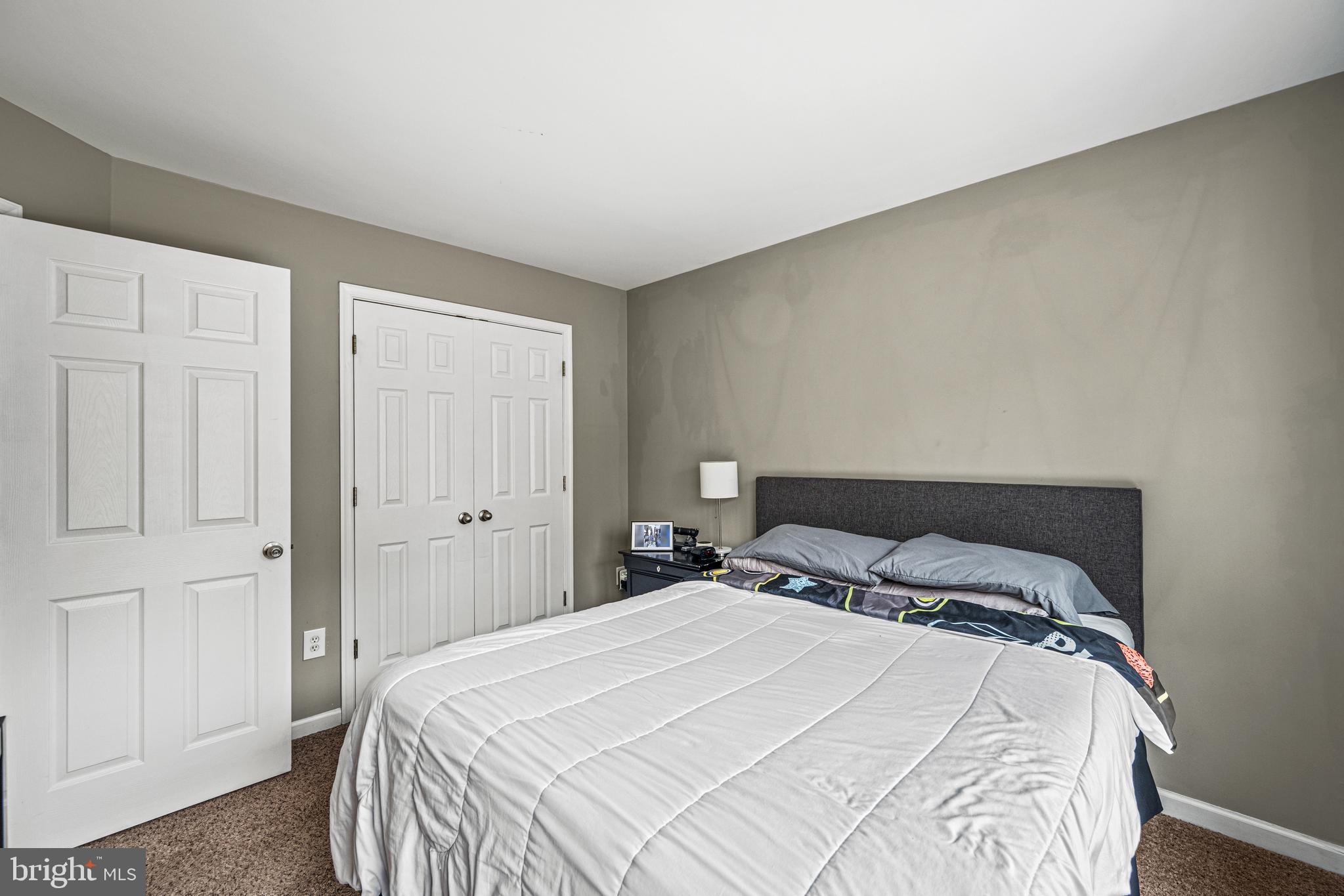 5905 IVY LEAGUE DRIVE