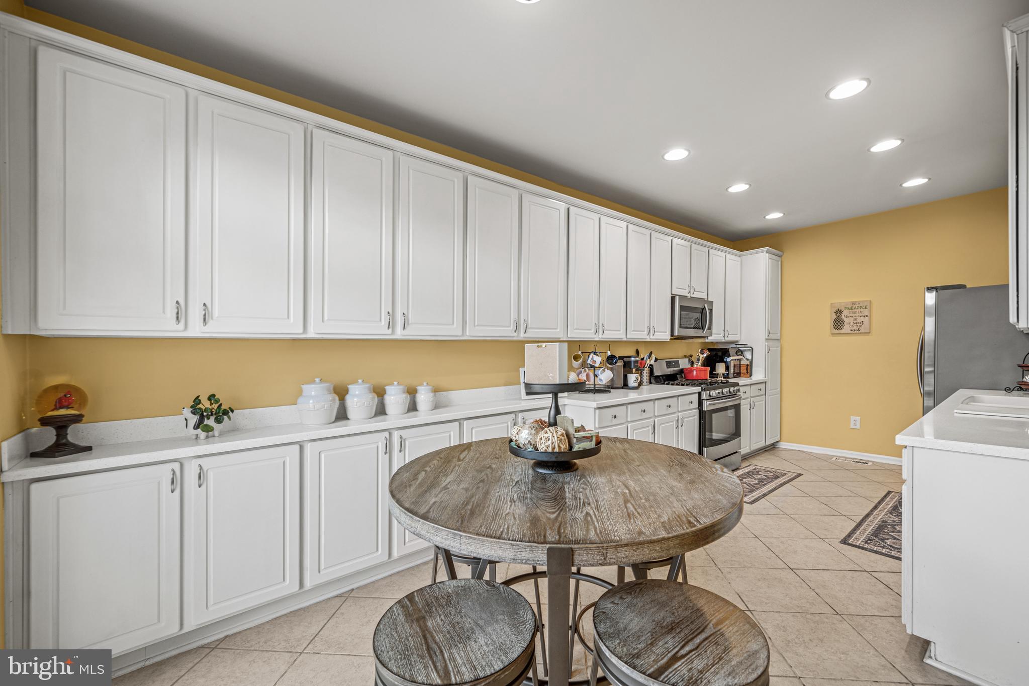 5905 IVY LEAGUE DRIVE