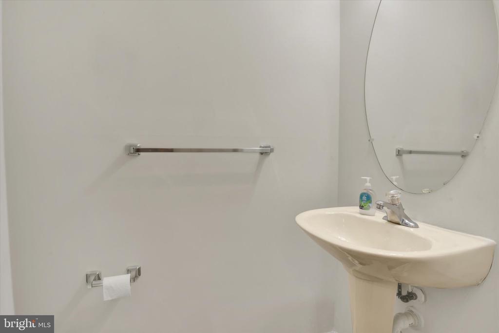 11068 ALEX WAY 11068