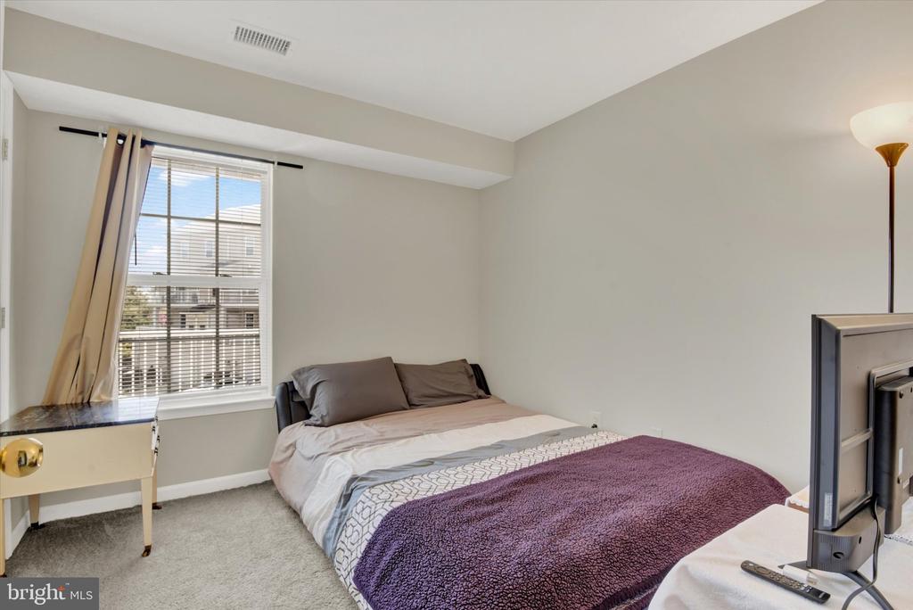 11068 ALEX WAY 11068
