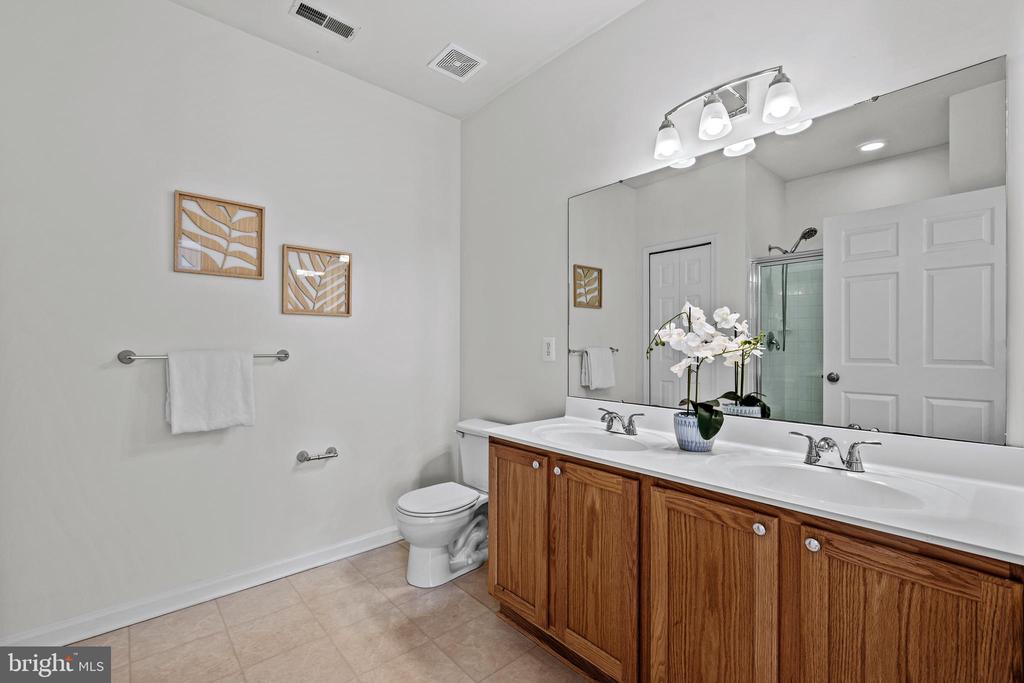 9661 ASHLYN CIRCLE Unit: 9661