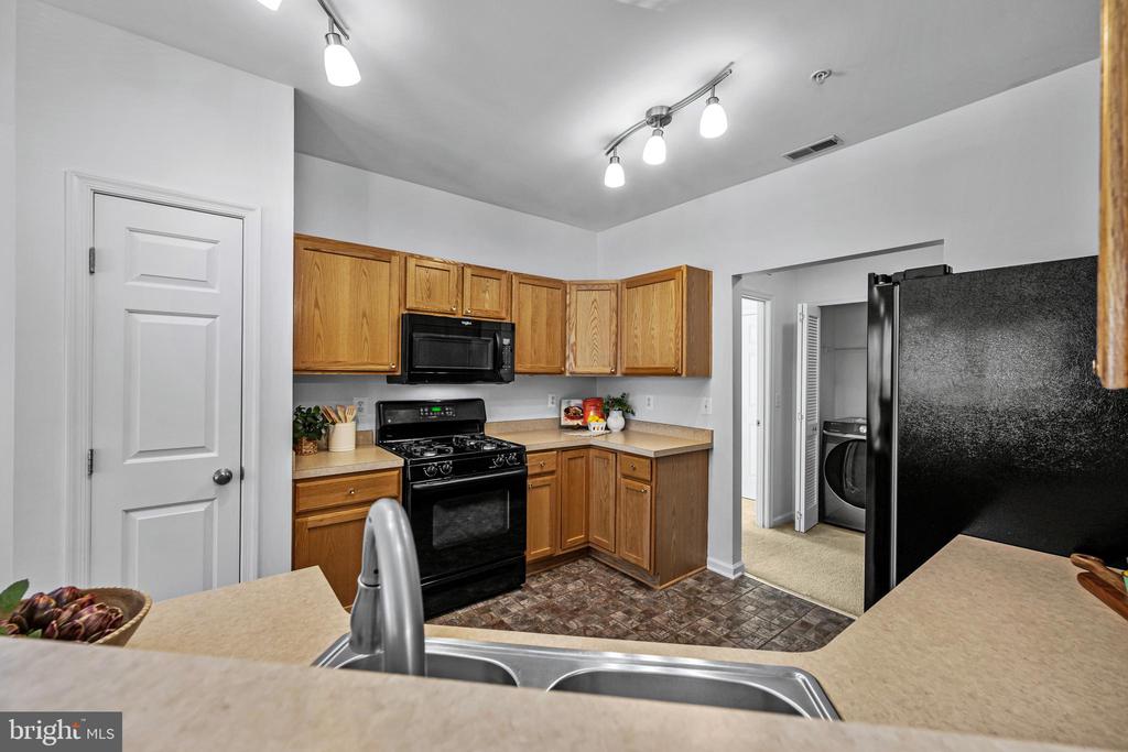 9661 ASHLYN CIRCLE Unit: 9661