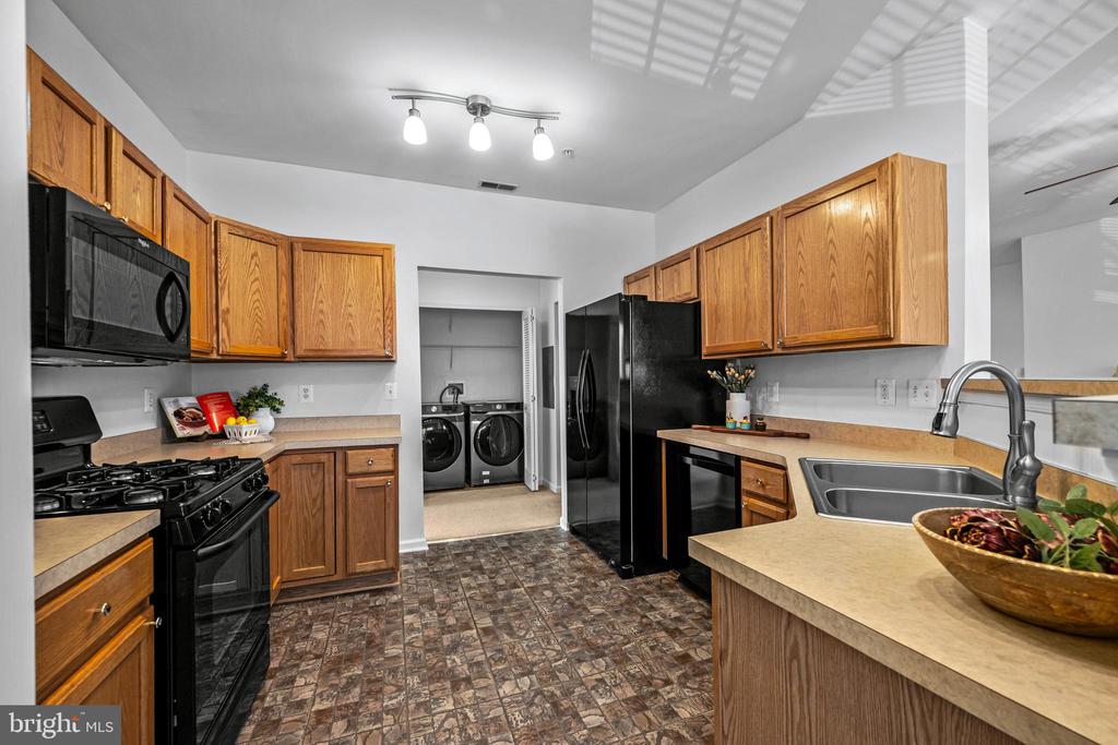 9661 ASHLYN CIRCLE Unit: 9661