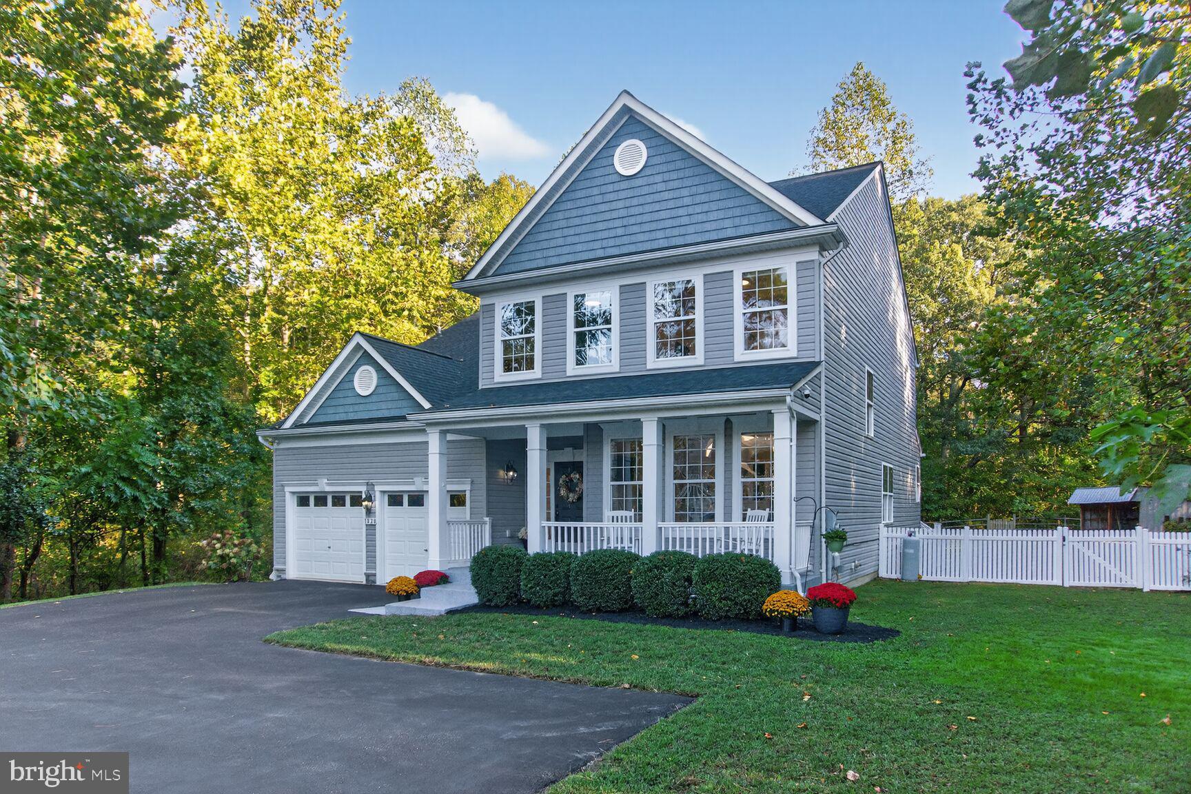 1820 BIRDS NEST LANE