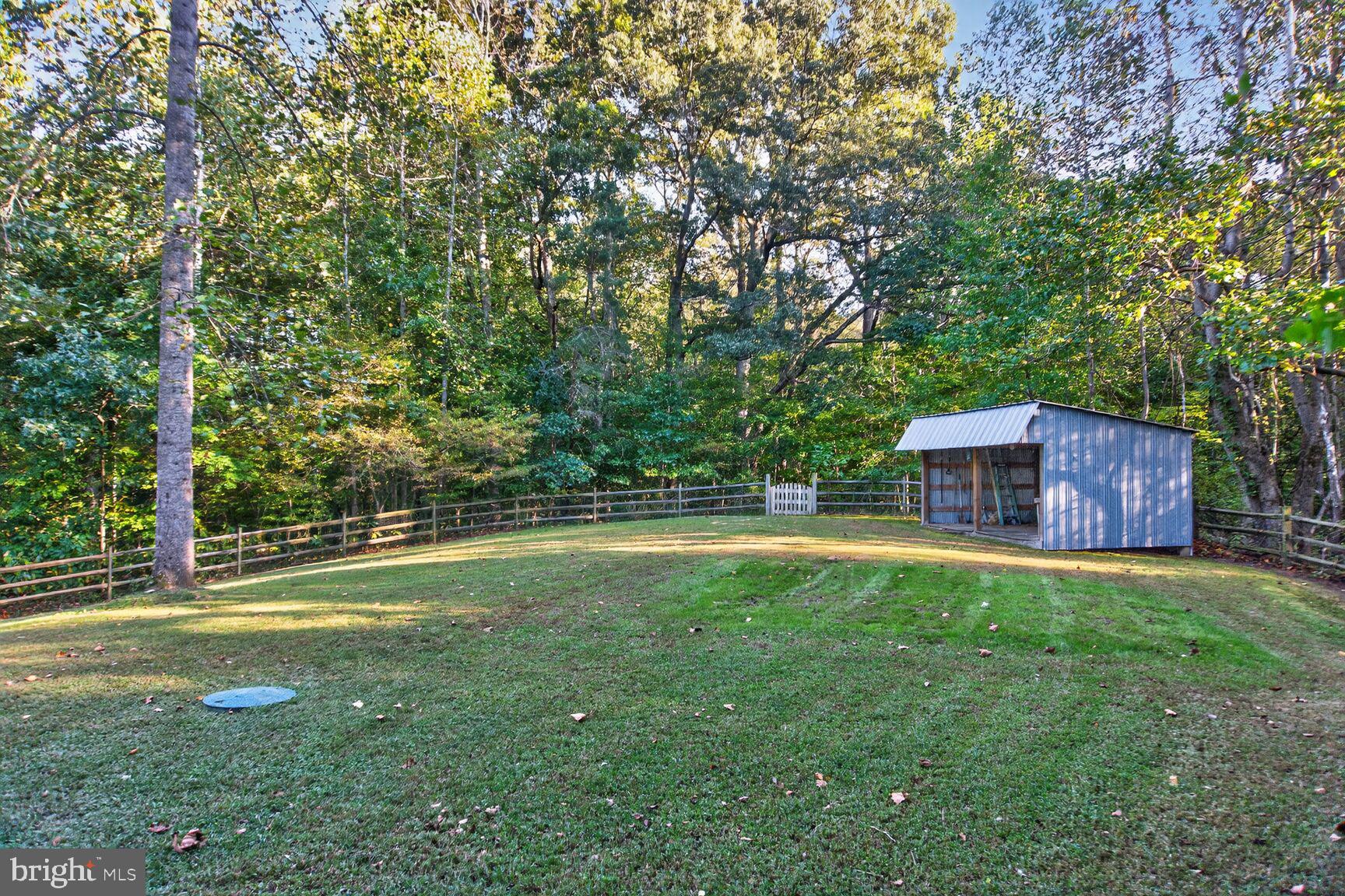 1820 BIRDS NEST LANE