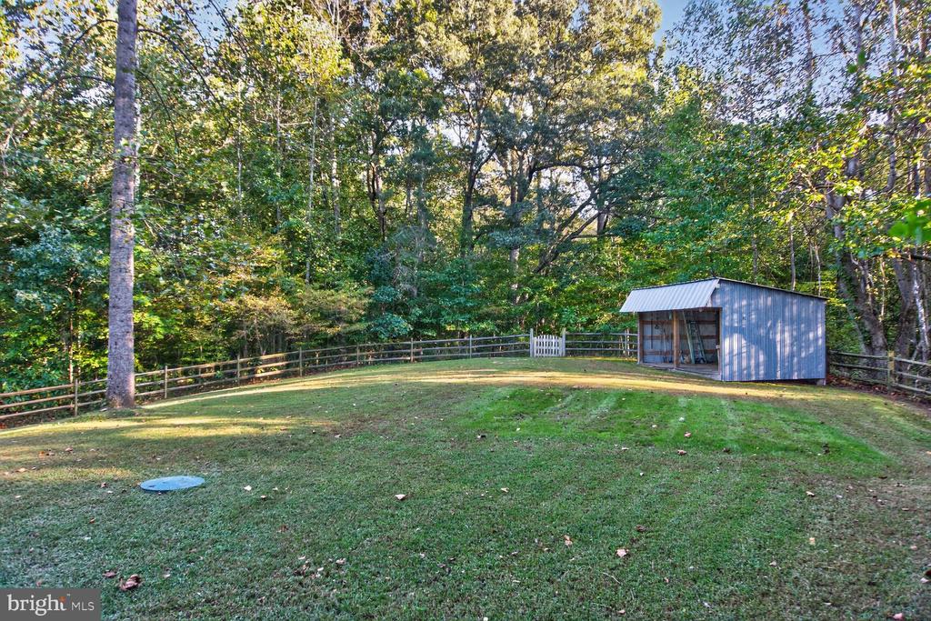 1820 BIRDS NEST LANE