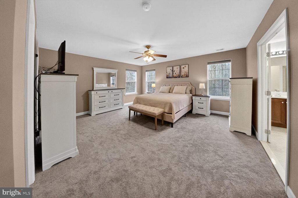1820 BIRDS NEST LANE