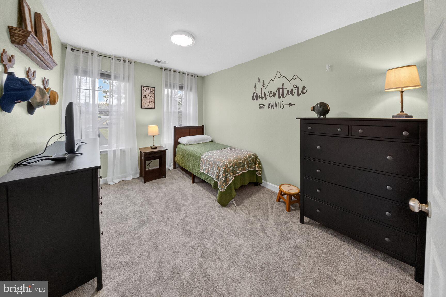 1820 BIRDS NEST LANE