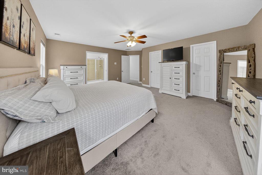 1820 BIRDS NEST LANE