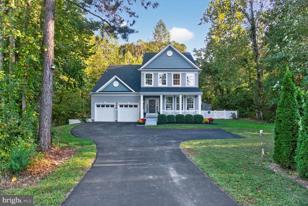 1820 BIRDS NEST LANE