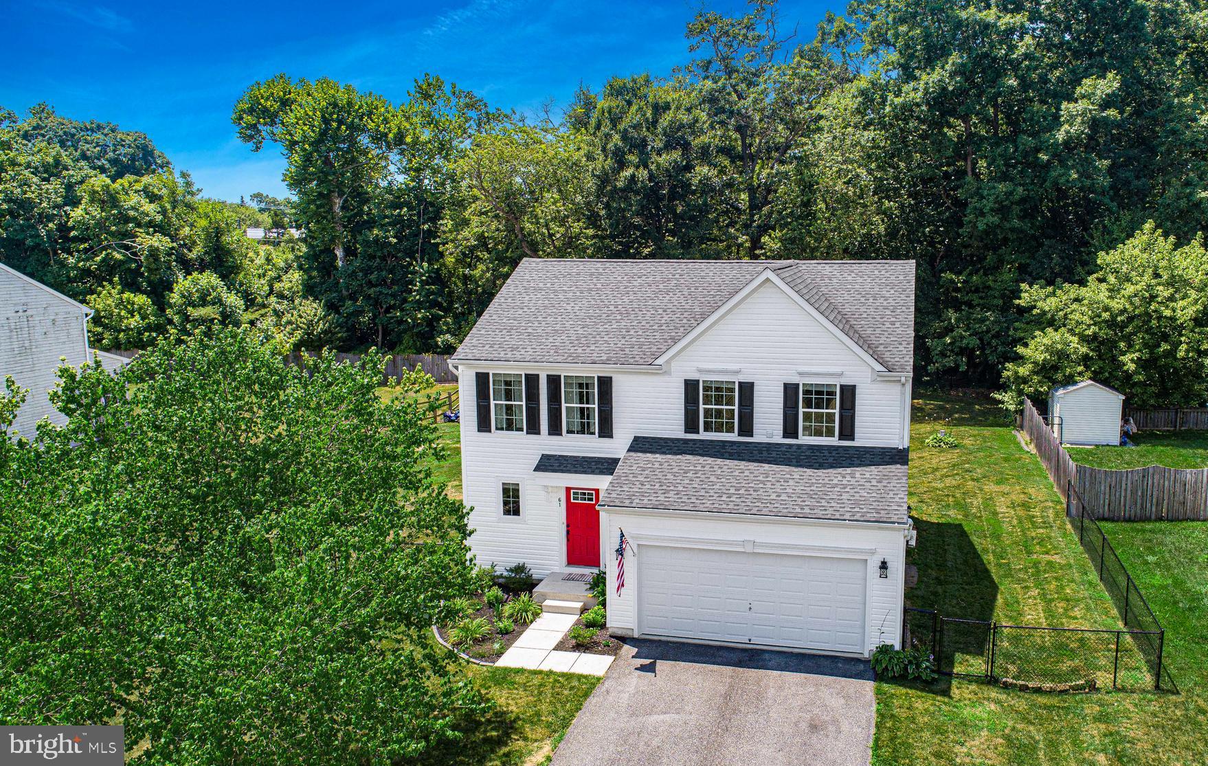61 van Weaver Dr