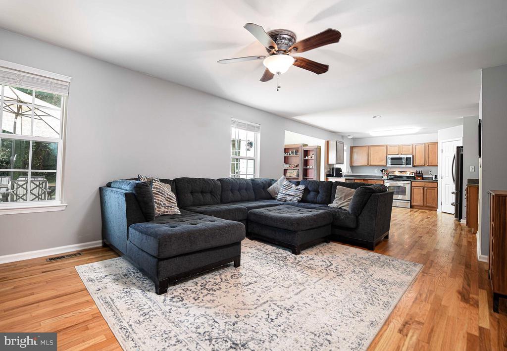 61 van Weaver Dr