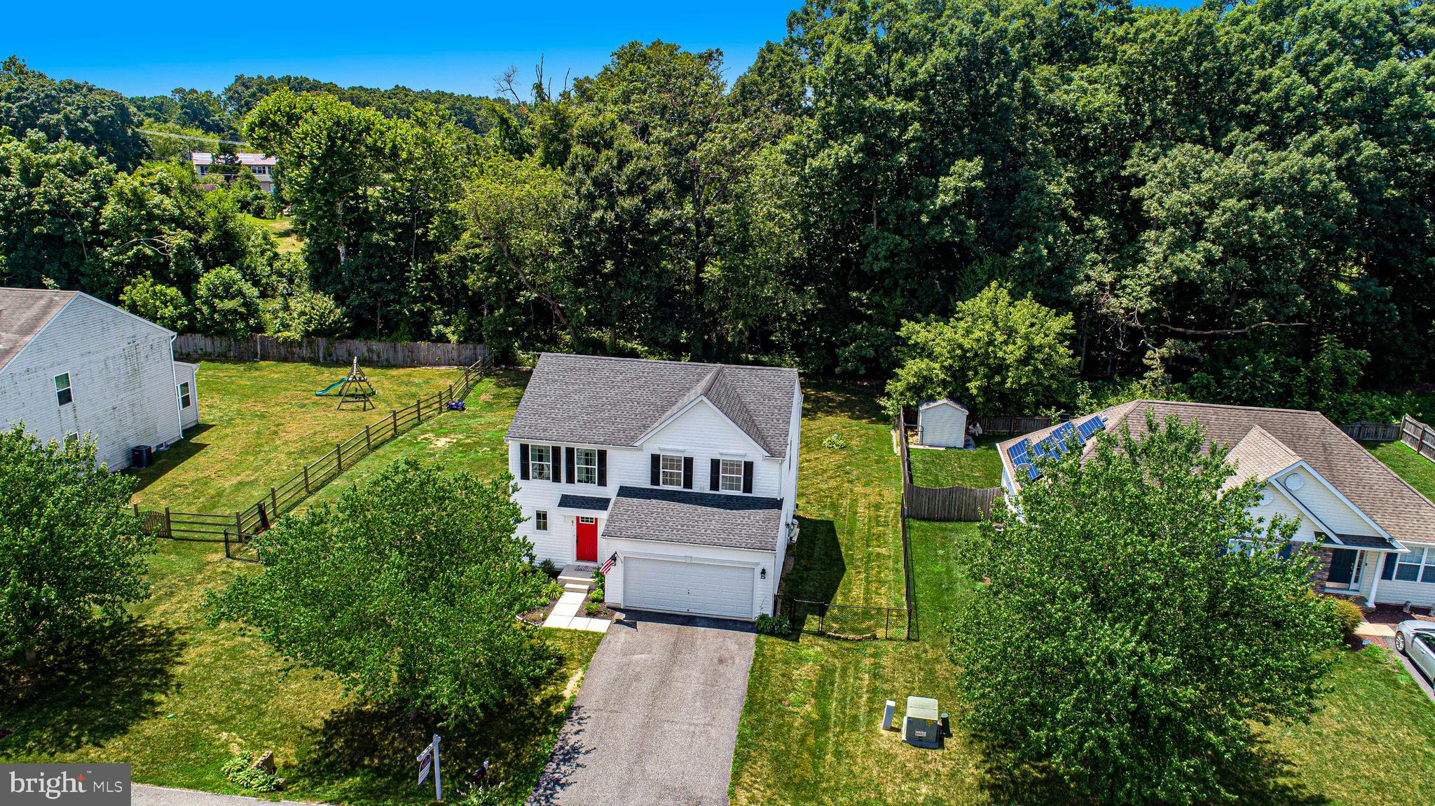 61 van Weaver Dr