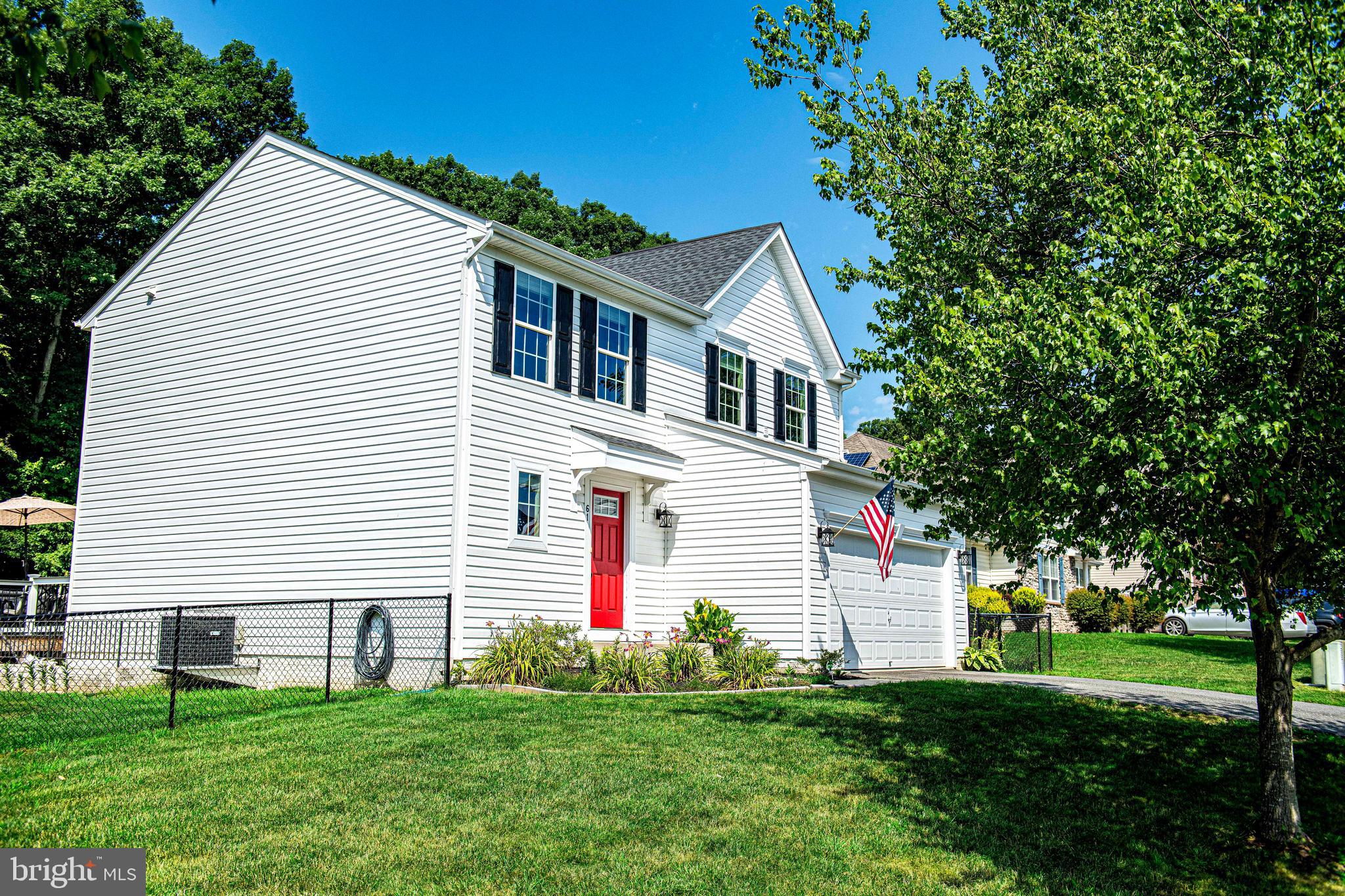 61 van Weaver Dr