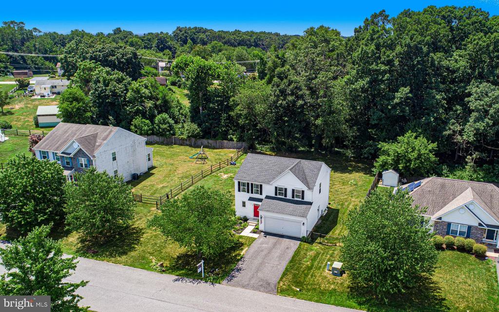 61 van Weaver Dr