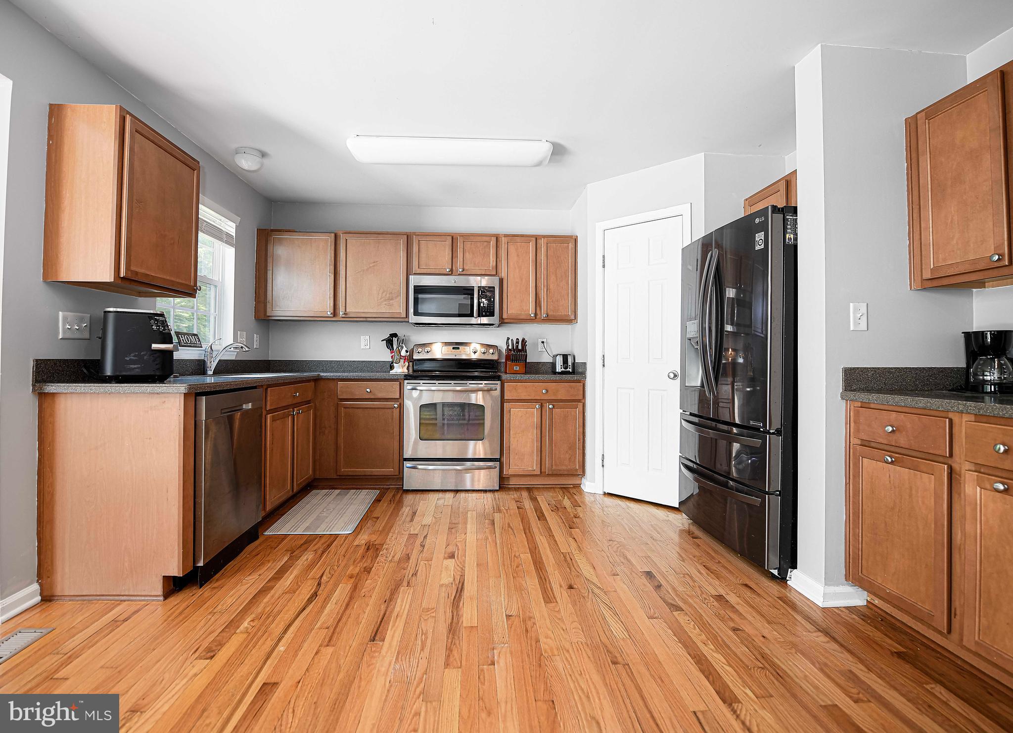 61 van Weaver Dr