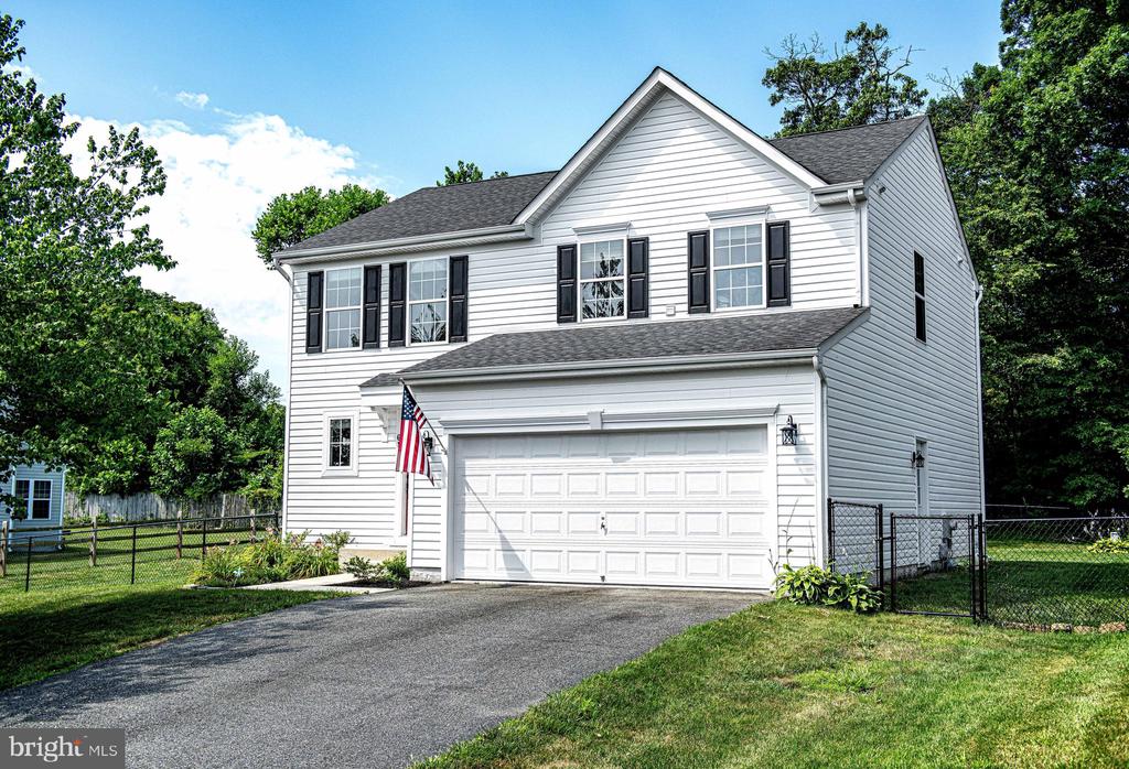 61 van Weaver Dr
