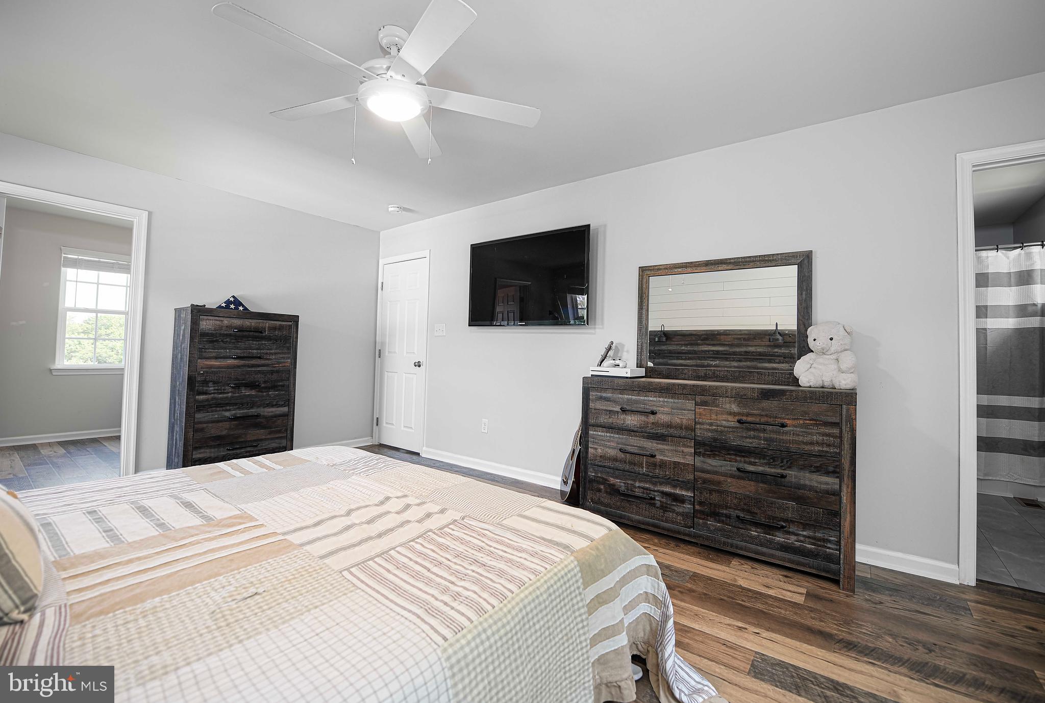 61 van Weaver Dr