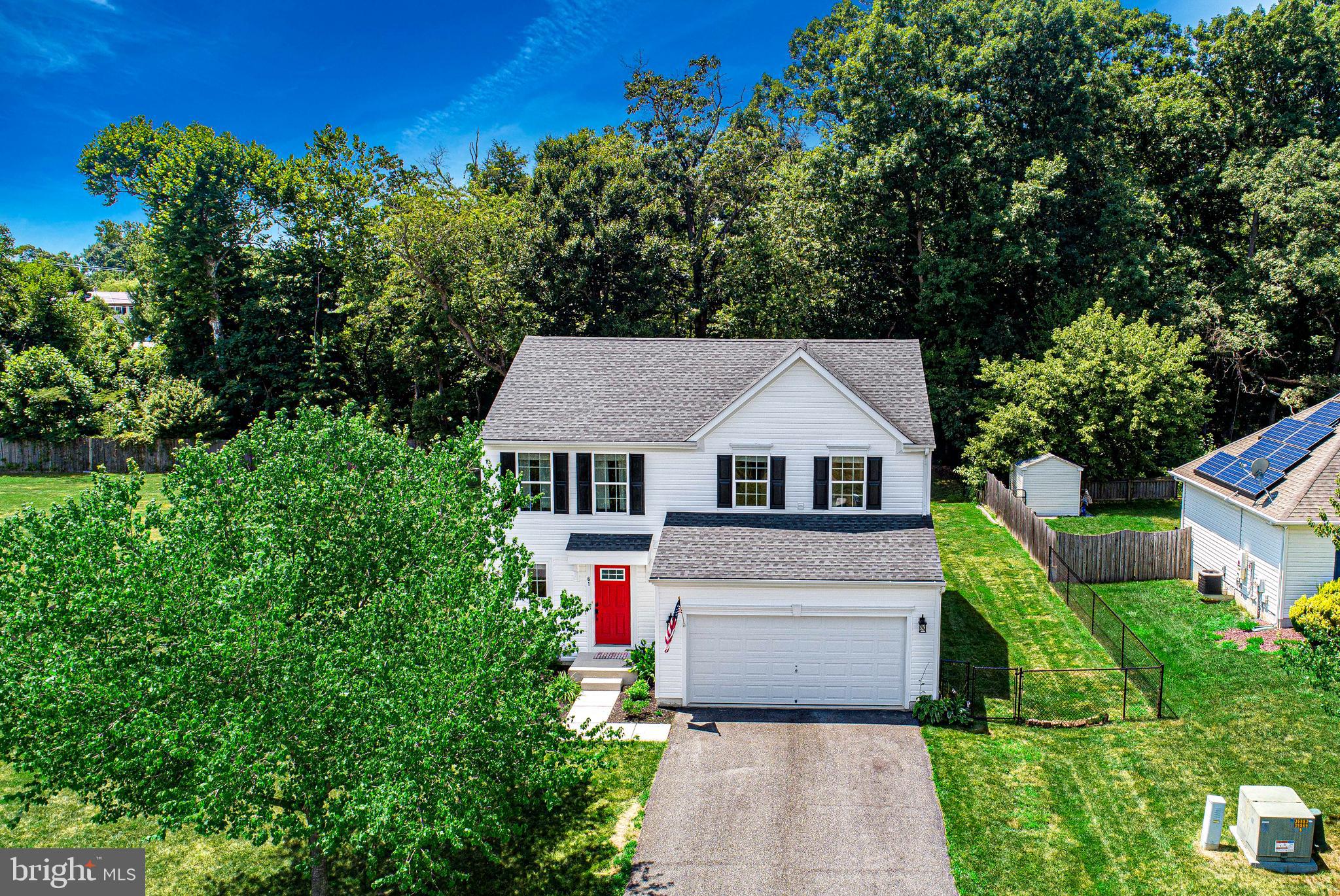 61 van Weaver Dr