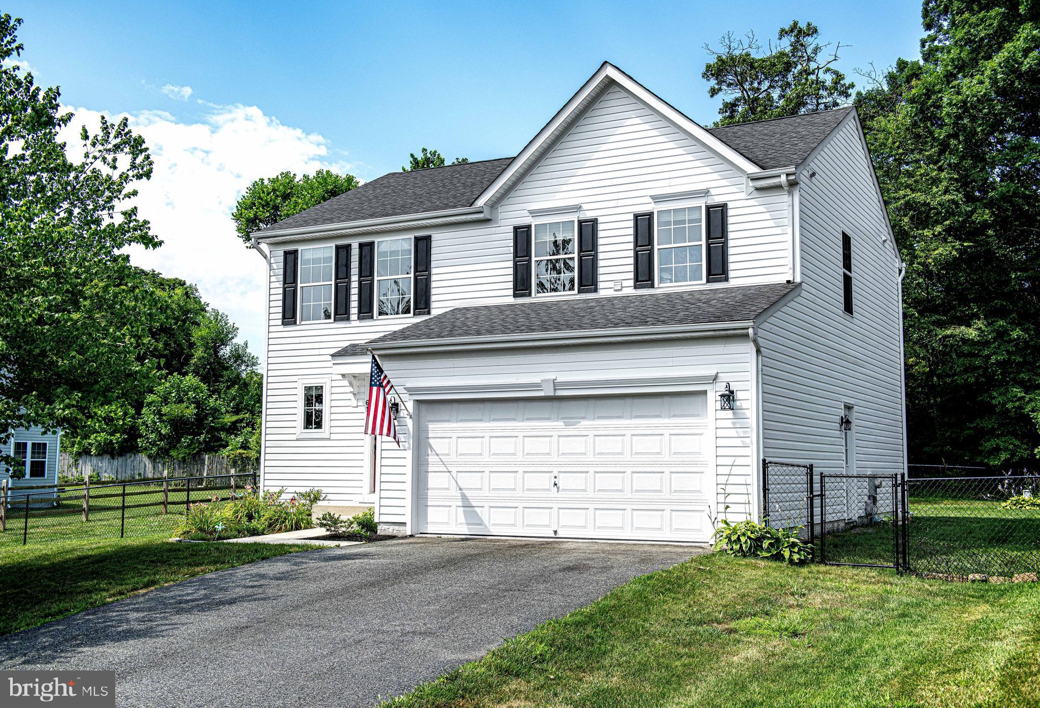 61 van Weaver Dr