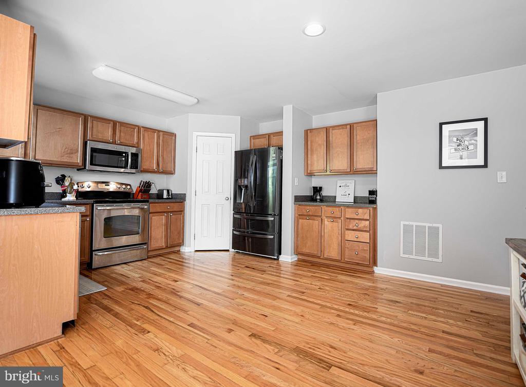 61 van Weaver Dr