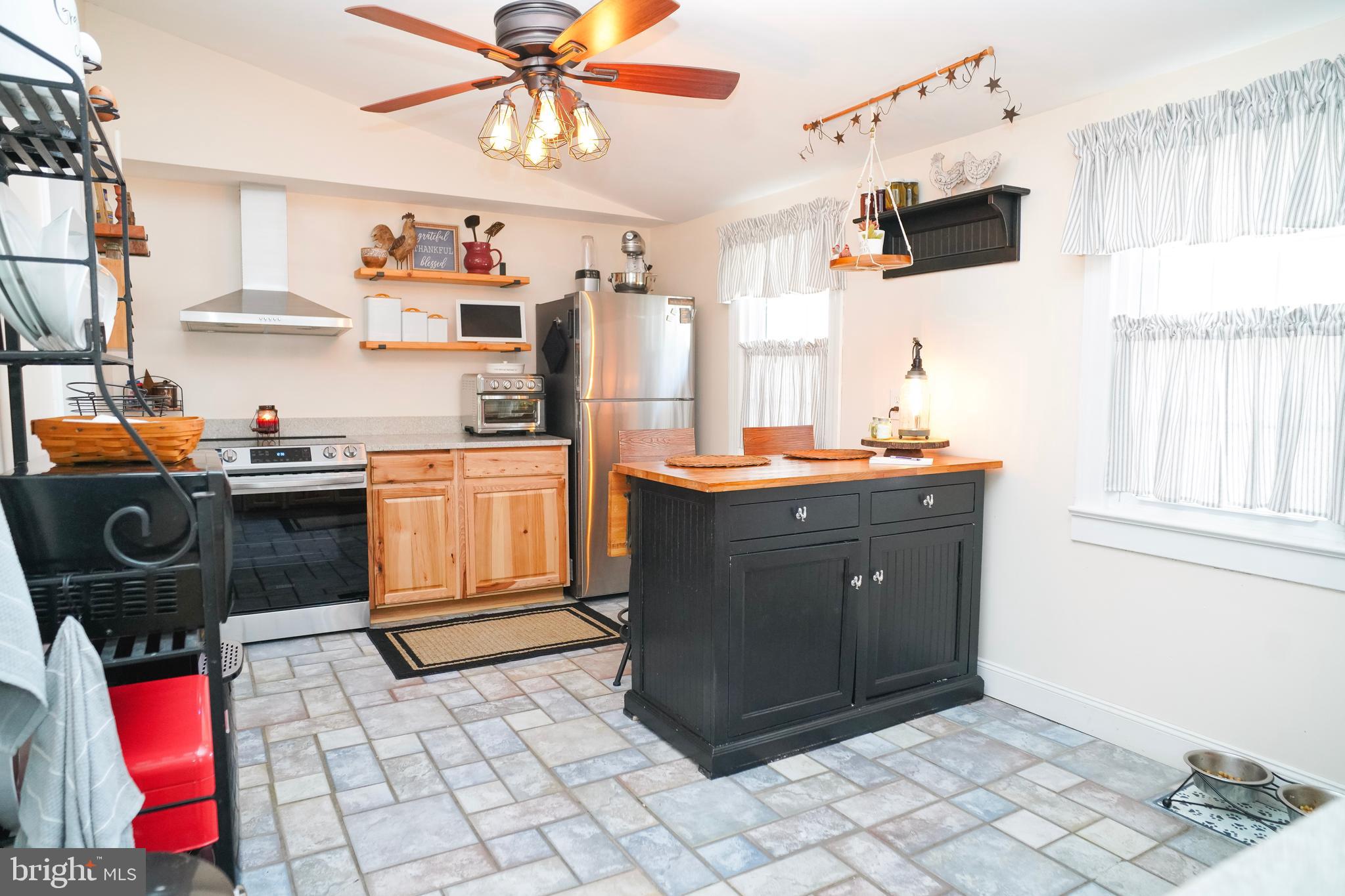 1136 MECHANICS VALLEY ROAD