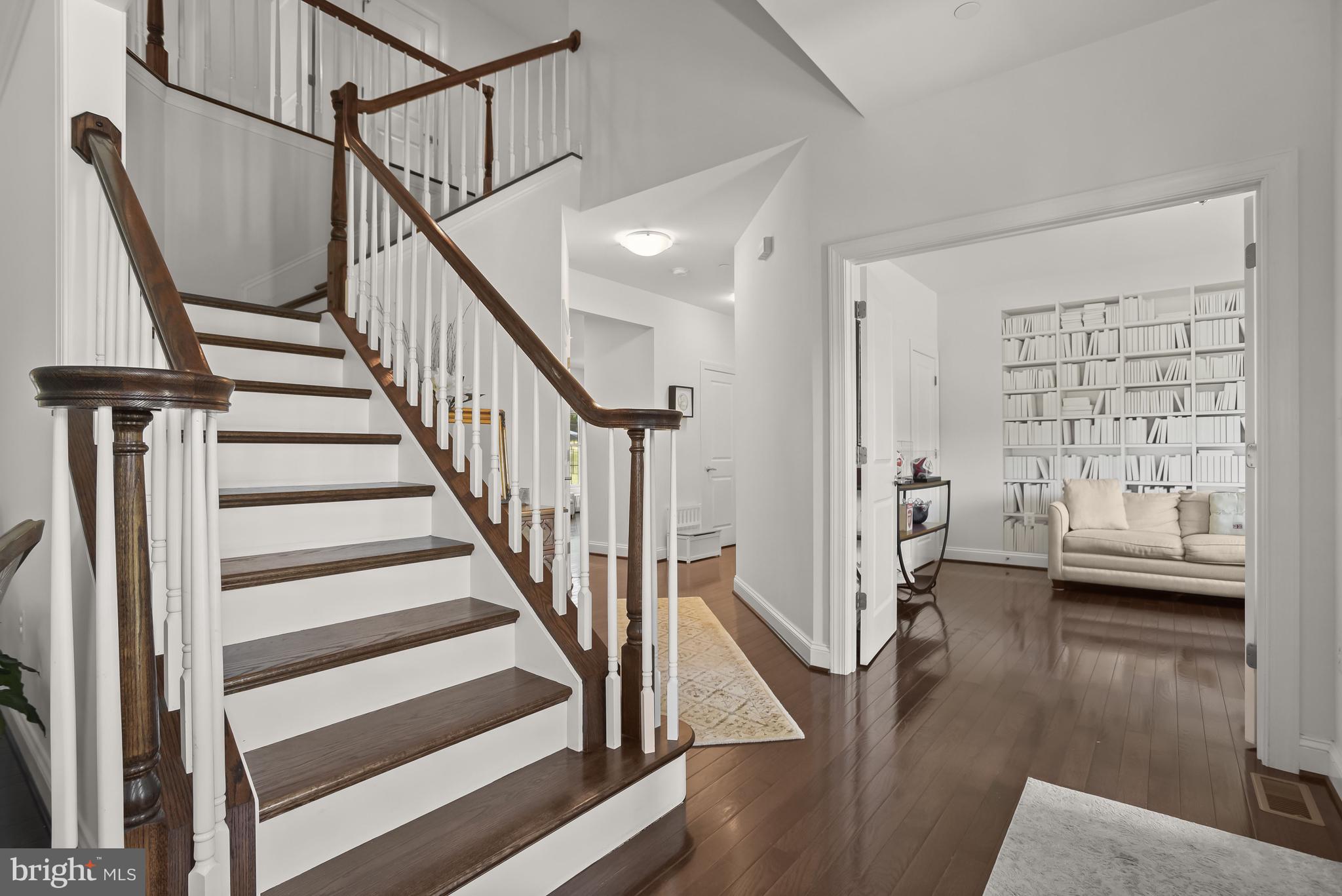 6691 CHATEAU BAY COURT