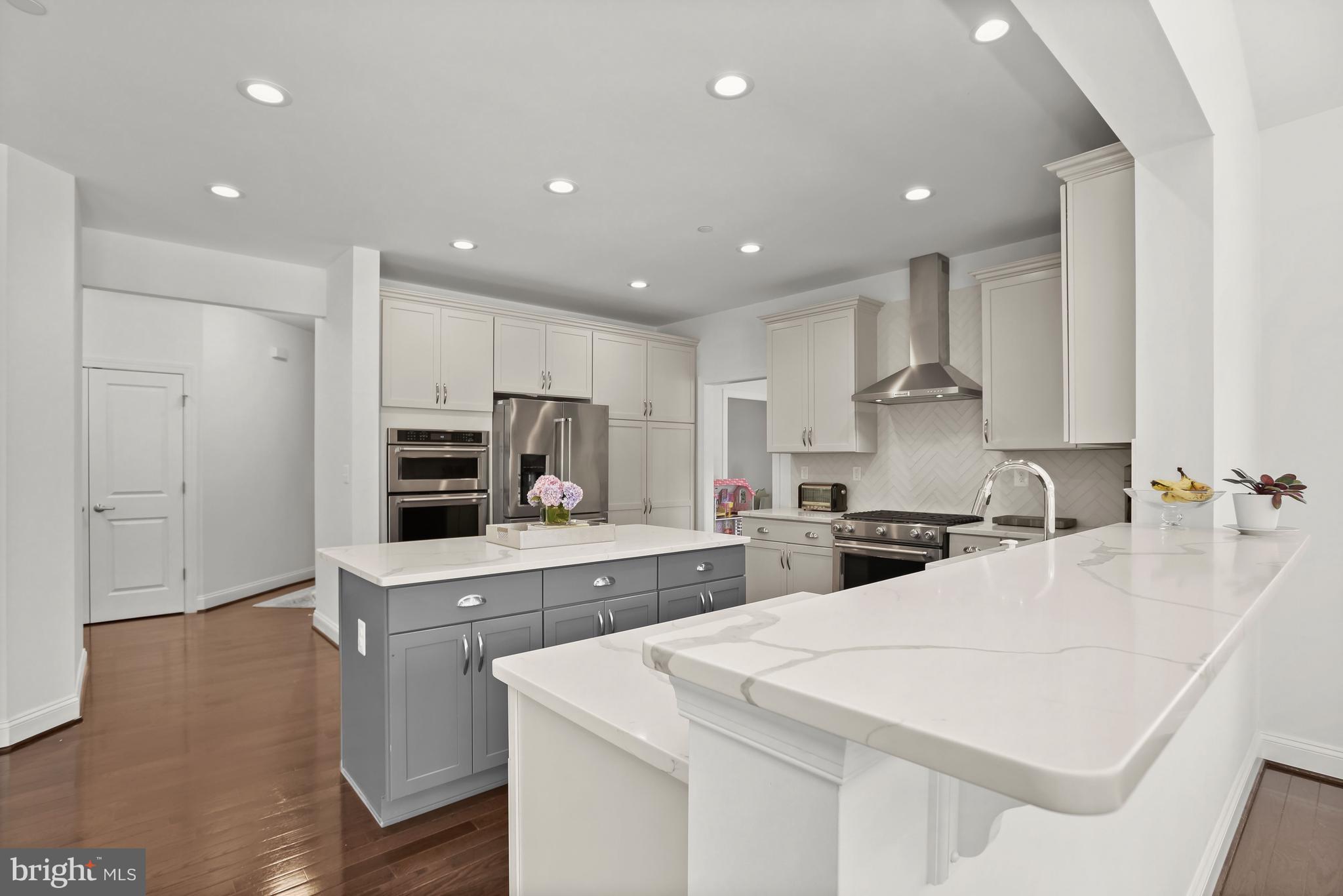 6691 CHATEAU BAY COURT