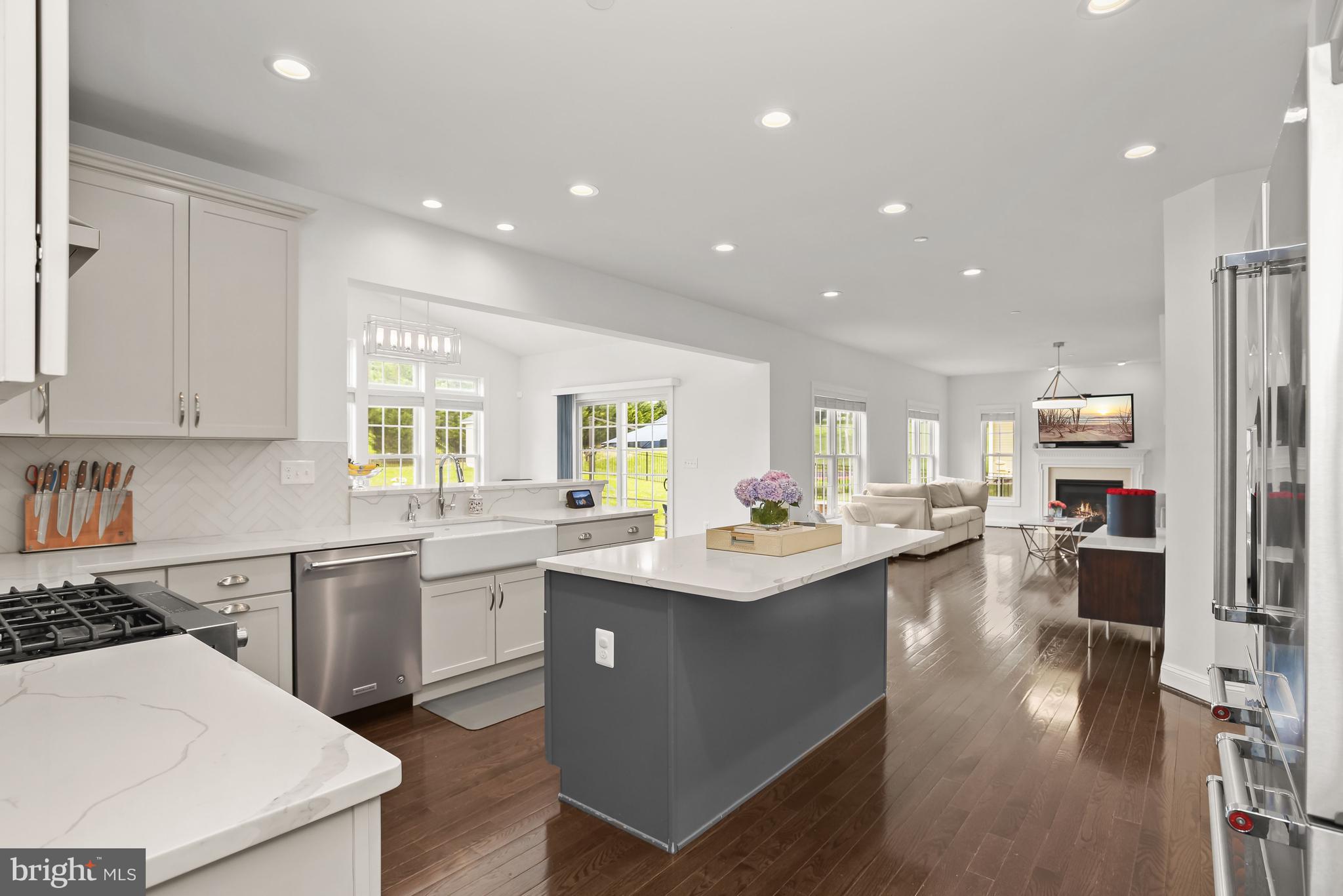 6691 CHATEAU BAY COURT