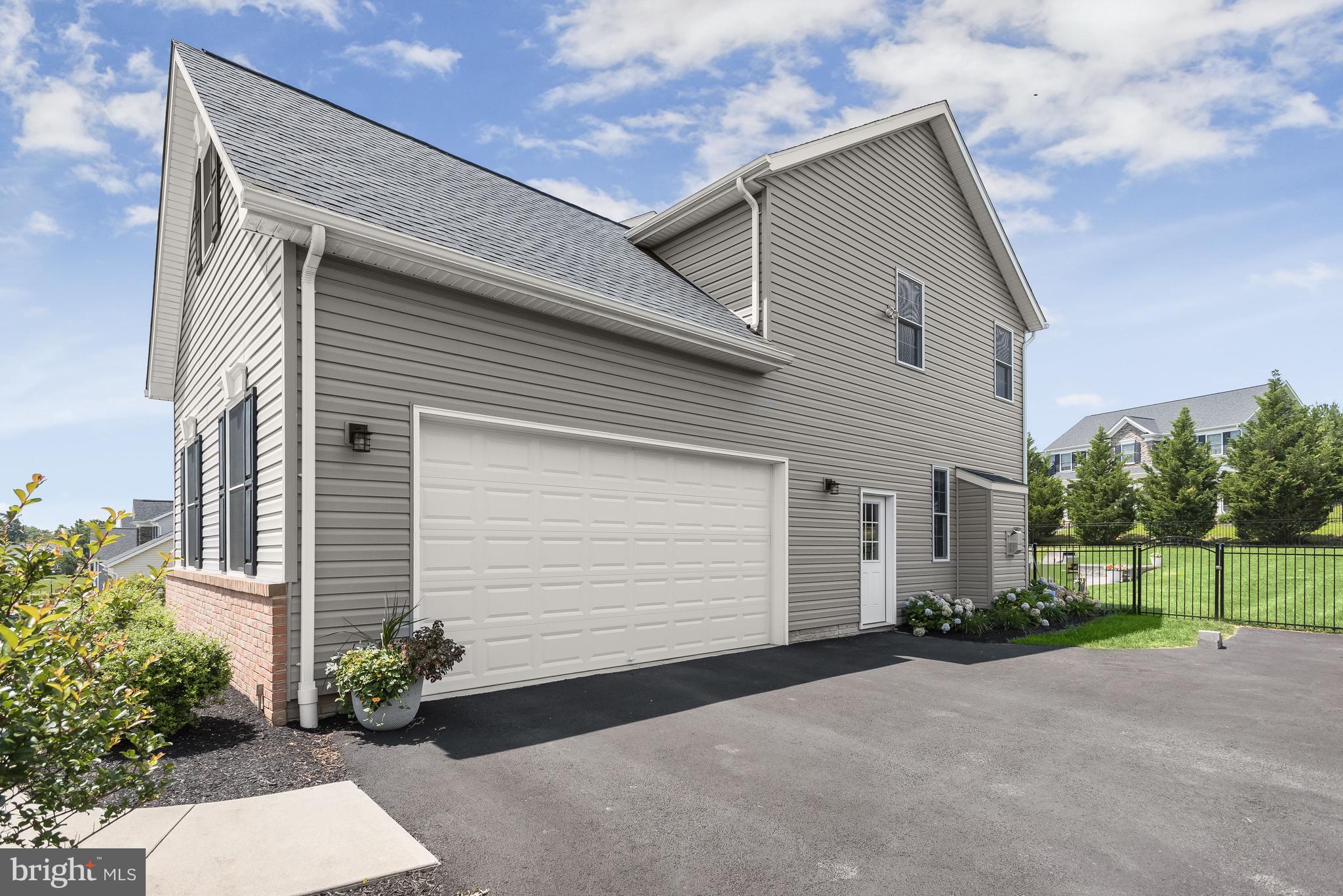 6691 CHATEAU BAY COURT