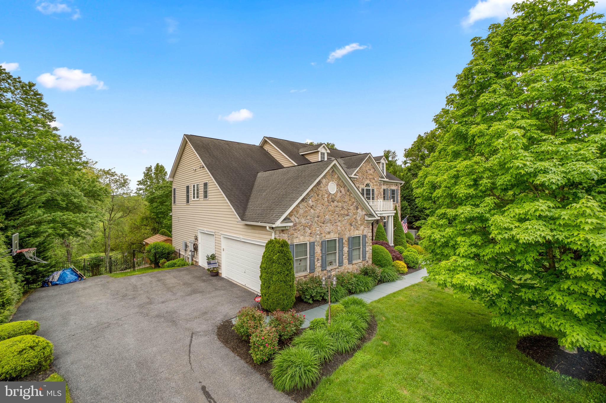 3211 Brinkburn DRIVE
