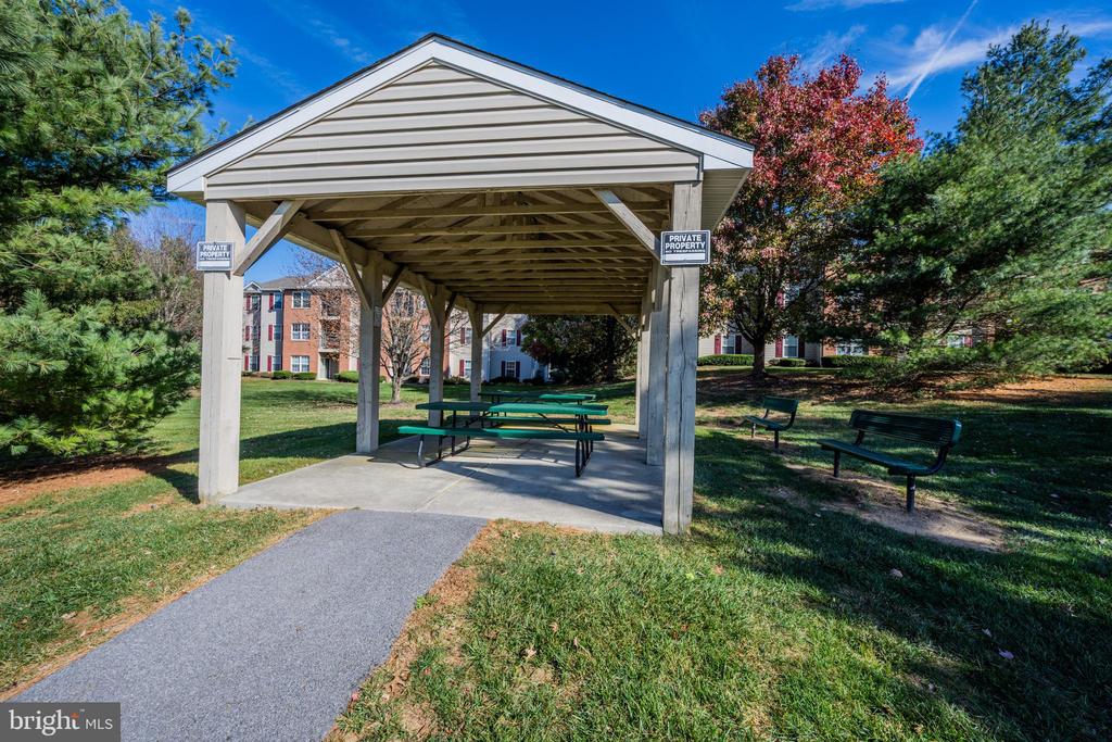 3810 Normandy Dr #2a