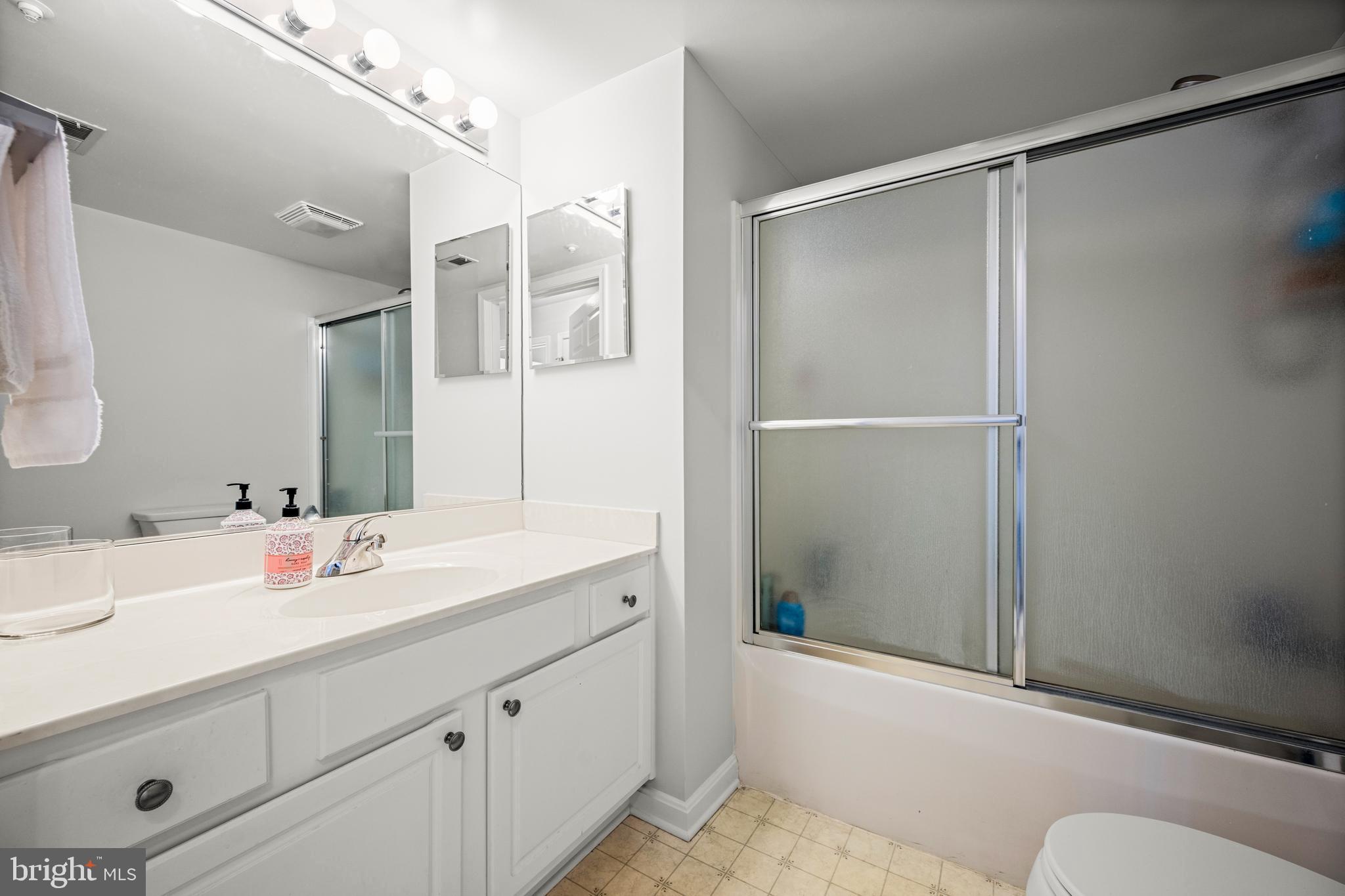 3810 Normandy Dr #2a