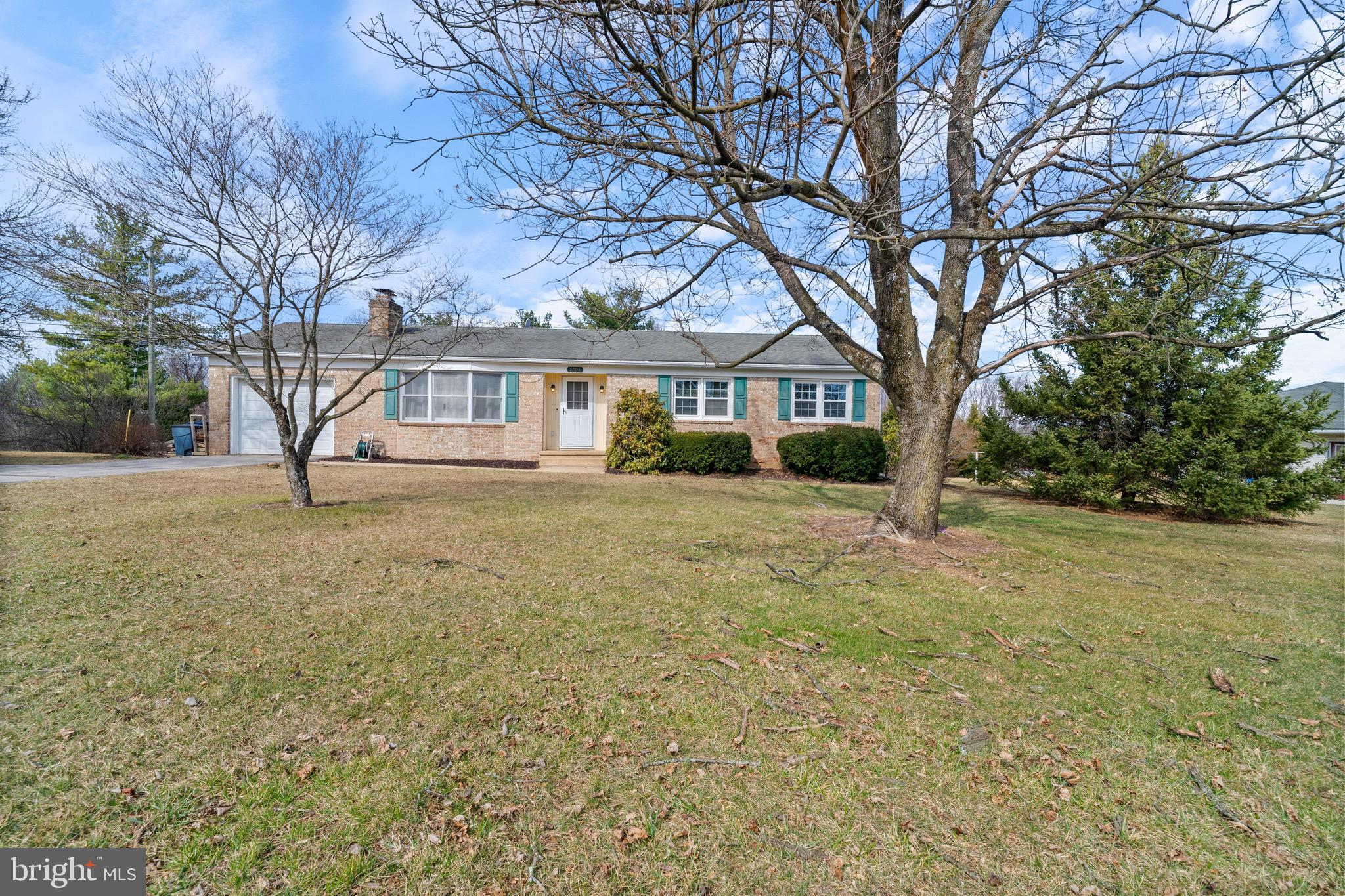 1204 Random Ridge Rd