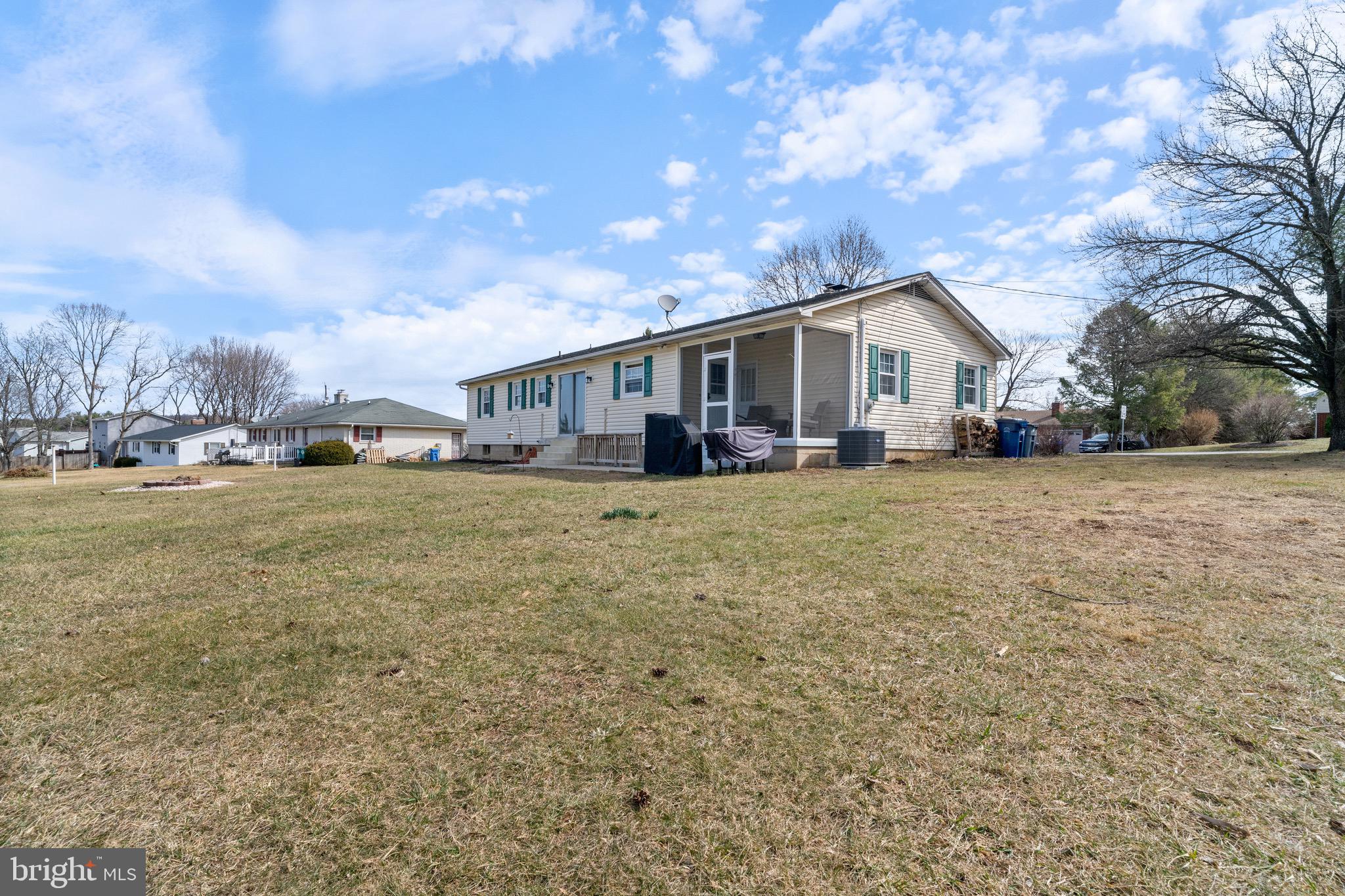 1204 Random Ridge Rd