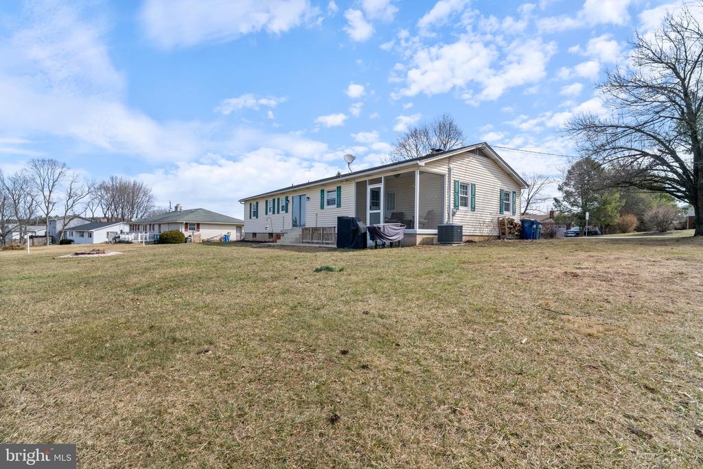 1204 Random Ridge Rd