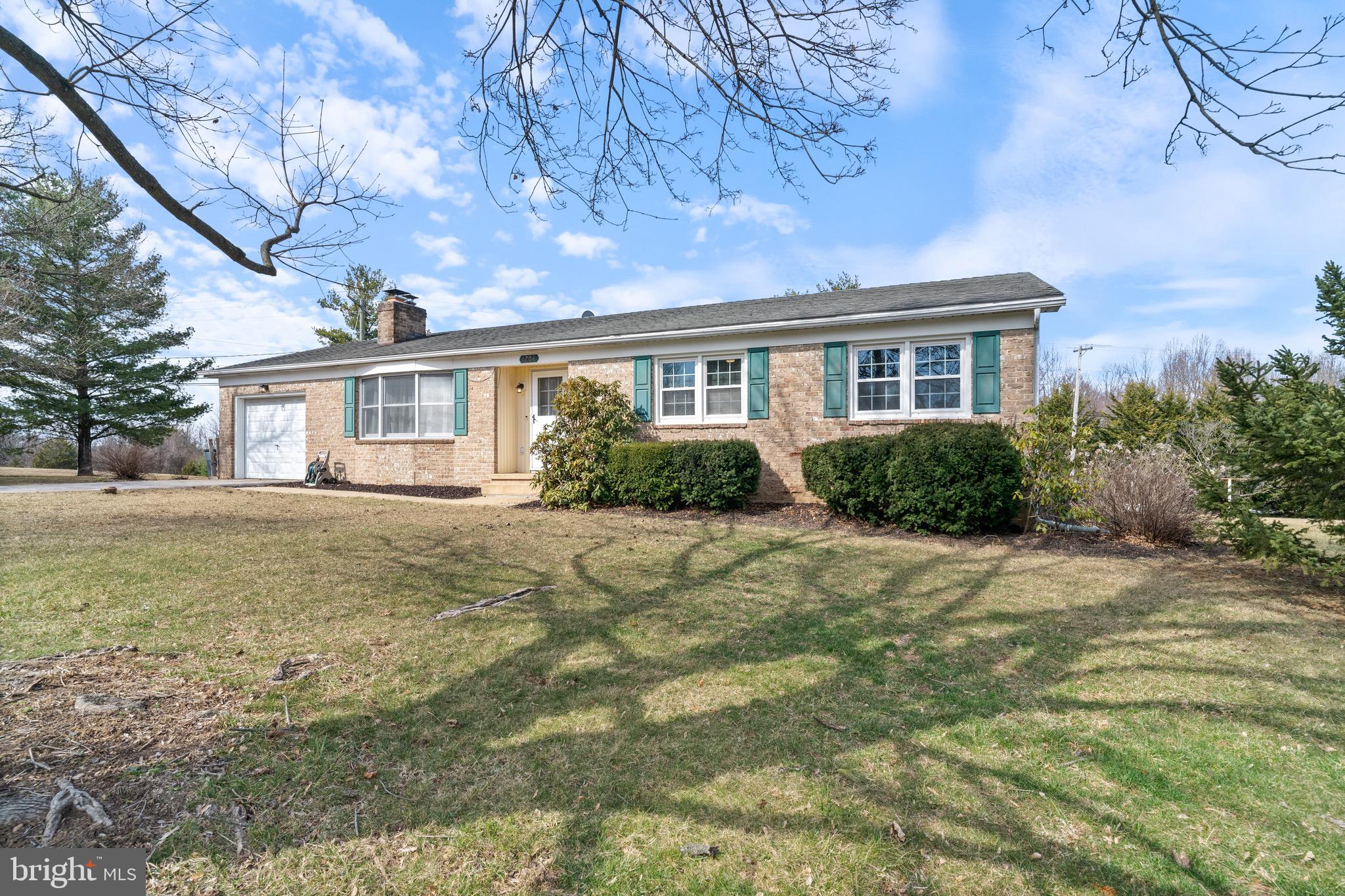 1204 Random Ridge Rd