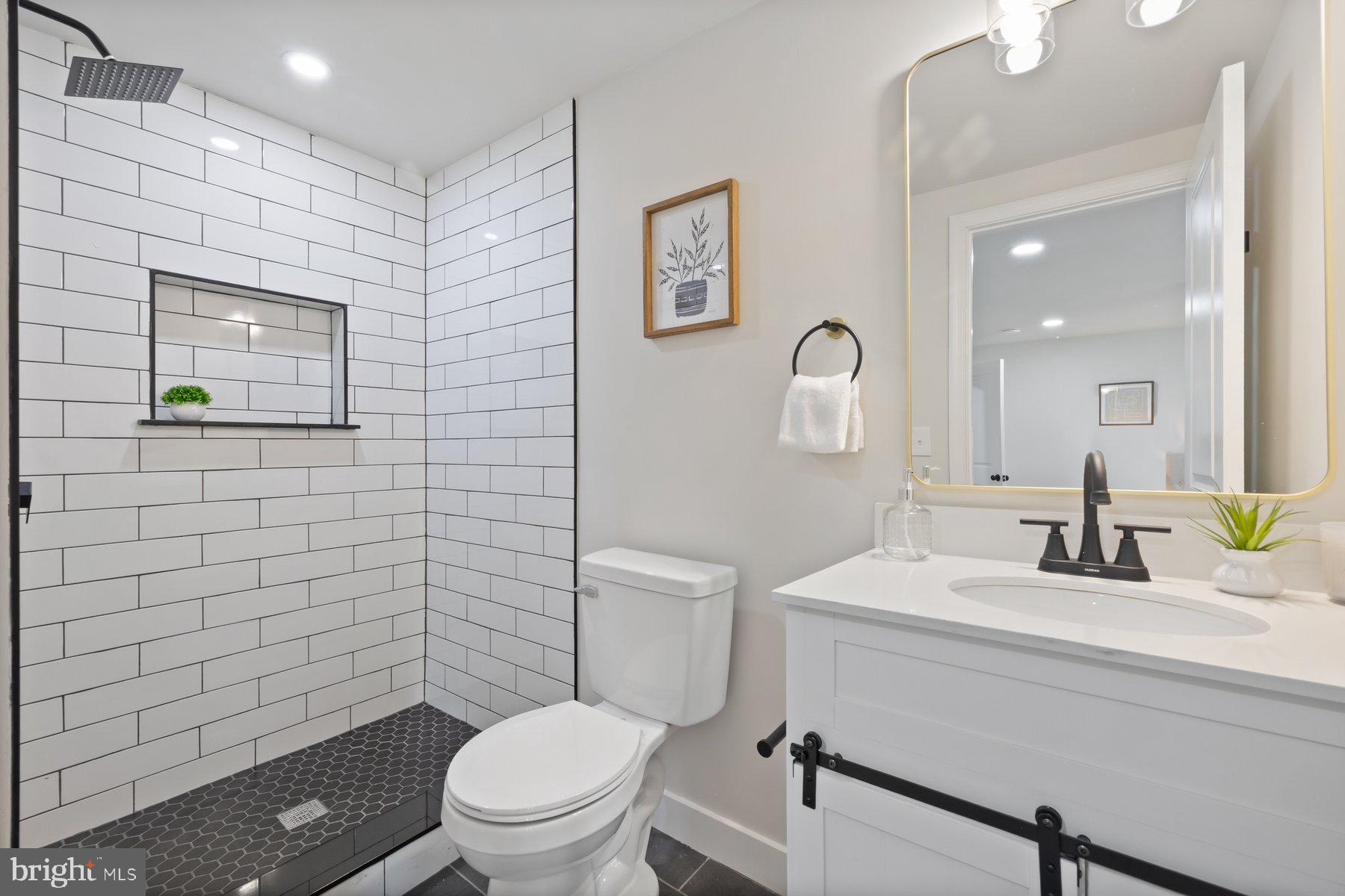 1024 CHERRYTOWN ROAD