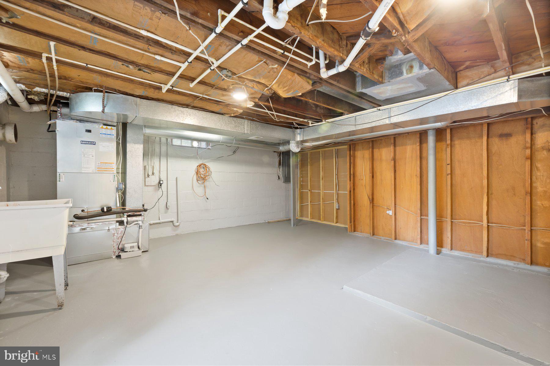 1024 CHERRYTOWN ROAD