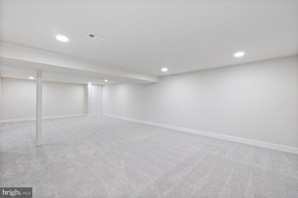 1024 CHERRYTOWN ROAD