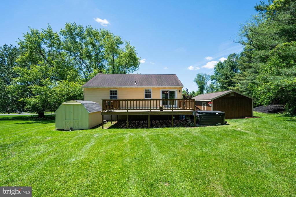 4285 Wolf Hill Dr