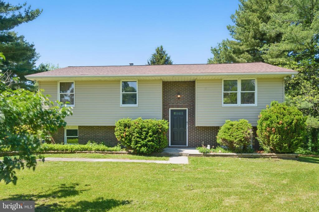 4202 Wolf Ct